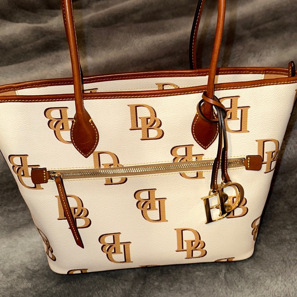 Dooney & Bourke purse